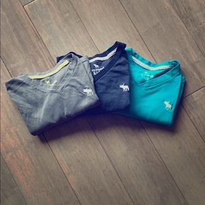 Bundle of Abercrombie kids v-neck